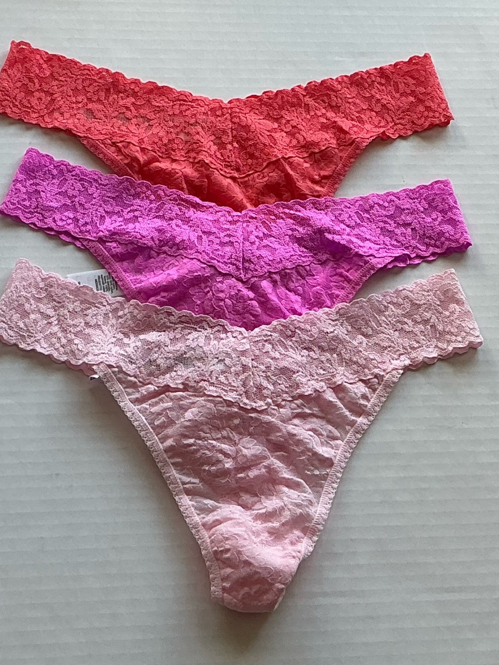 (3) HANKY PANKY LACE ORIGINAL RISE THONGS